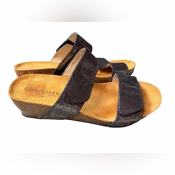 Eric Michael Metallic Silver and Tan Slide Sandals - Picture 2 of 5